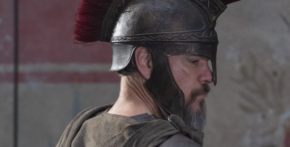 Matt Damon parece un soldado griego antiguo en la imagen de Nolan.